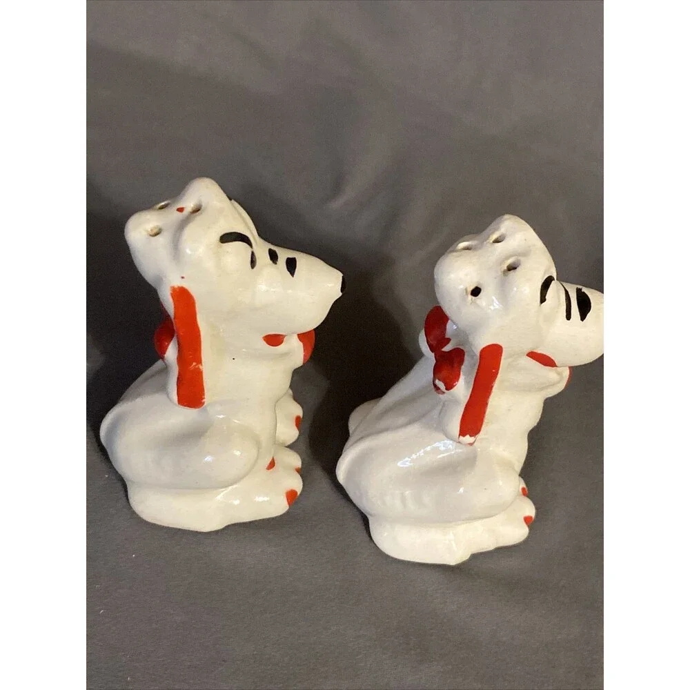 Vintage Salt & Pepper Shaker Set Hound Dog Hand Painted
